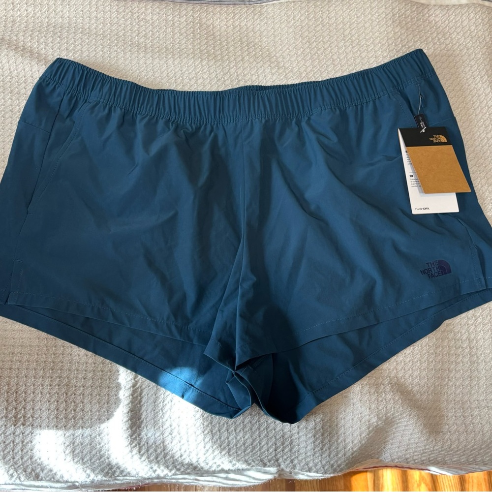 Women’s The North Face Flash Dry Shorts NWT